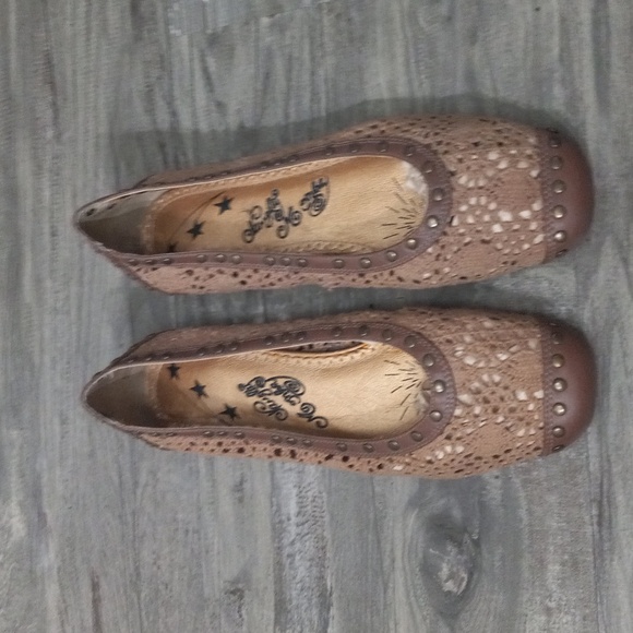 naughty monkey Shoes - Naughty Monkey Women's Yoko Flat Brown Size 7.5